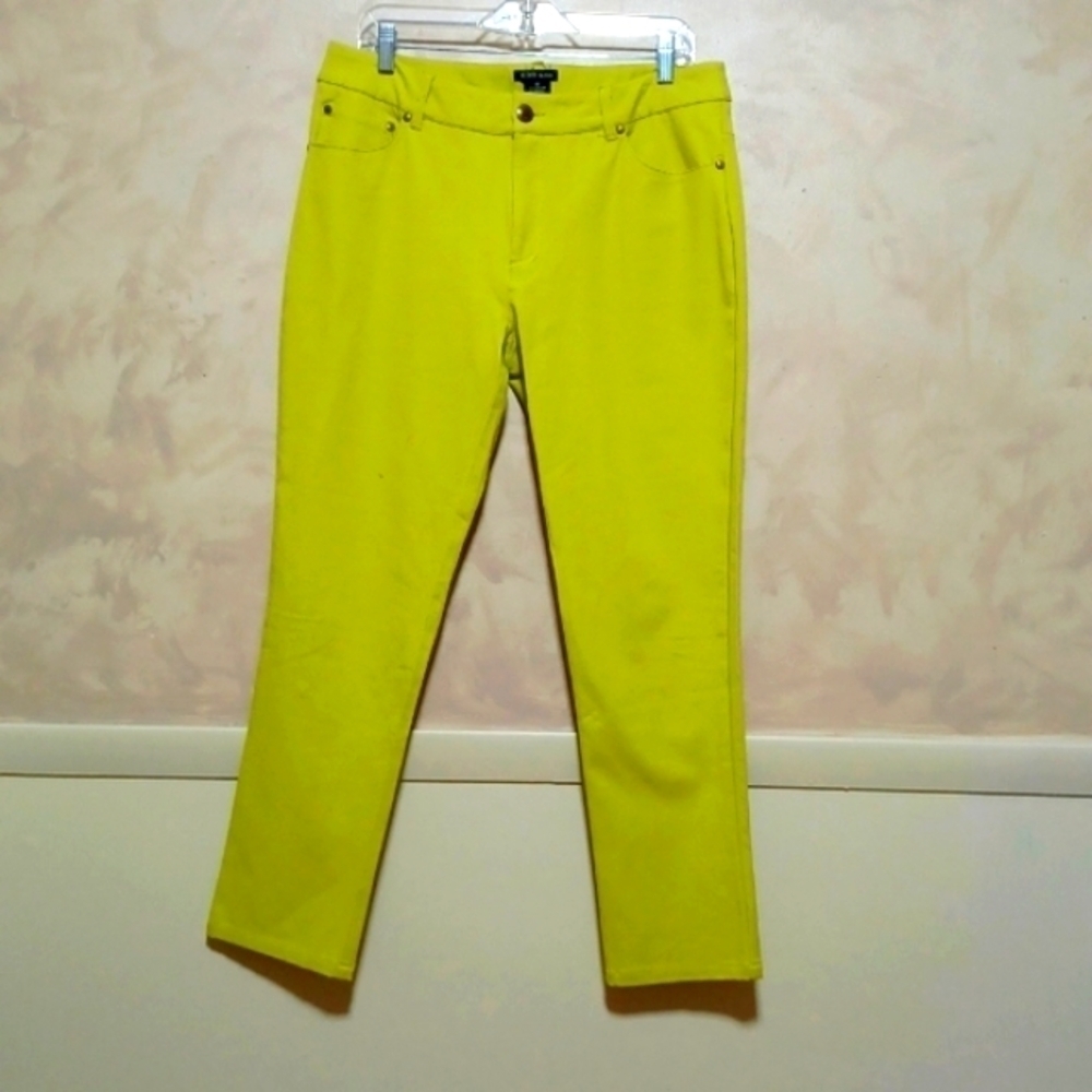 E39 by Eric womens jeans size 12 in mustard yellow